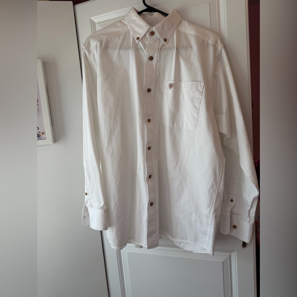 Ariat Men's White Button-Down Shirt with Chest Pocket Logo